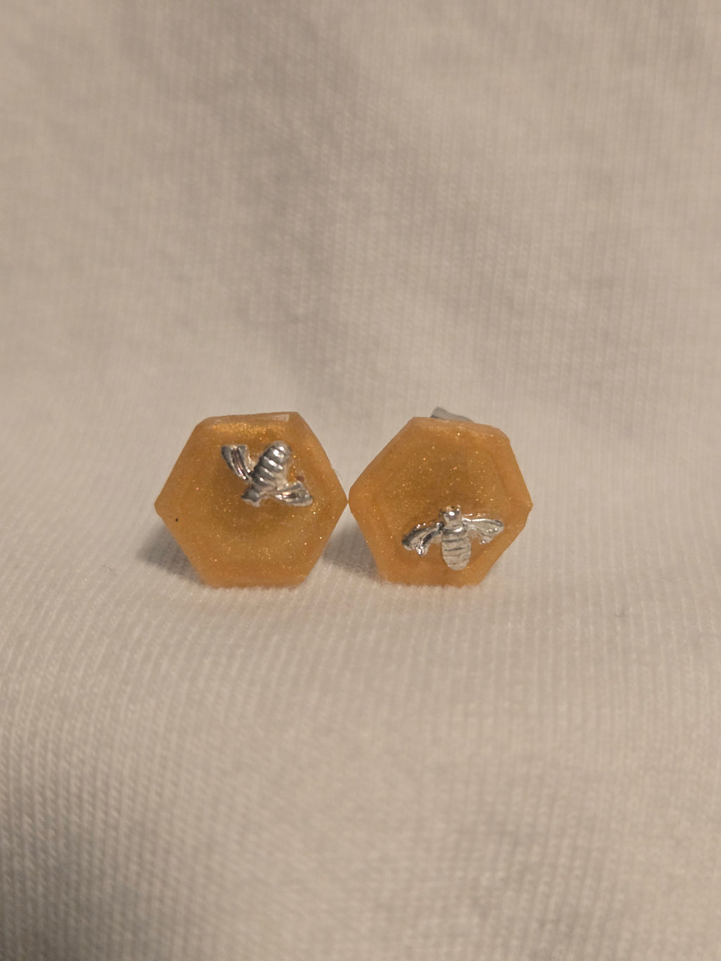 Bee earring studs